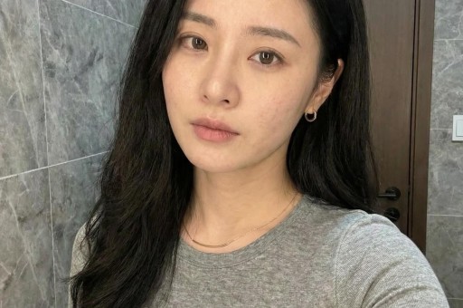 中国网红沉浮录：有人封禁有人判刑10年来只有她最坚挺